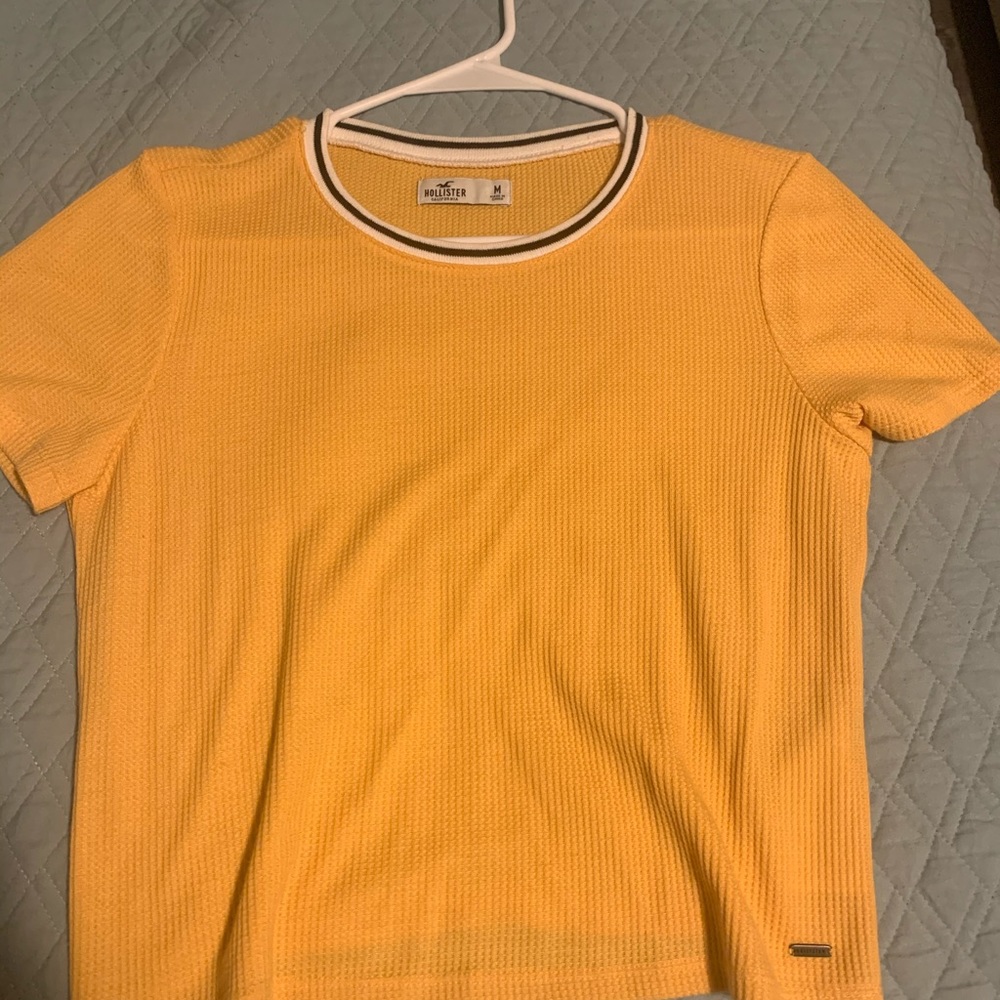 Basic yellow top